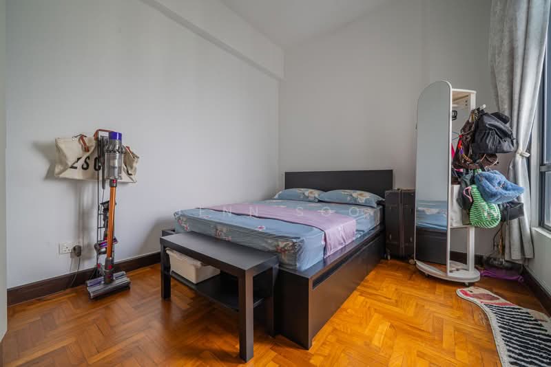 Regent Heights Condominium For Sale at S$ 1,500,000 | PropertyGuru Singapore - Bedroom