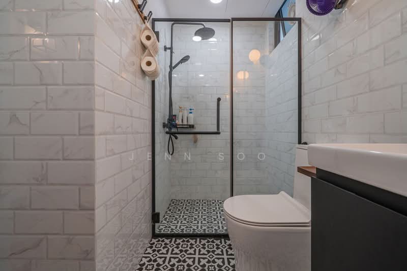 Regent Heights Condominium For Sale at S$ 1,500,000 | PropertyGuru Singapore - Bathroom