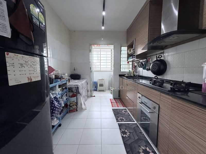 619A Punggol Drive HDB Flat For Sale at S$ 698,000 | PropertyGuru Singapore - Kitchen