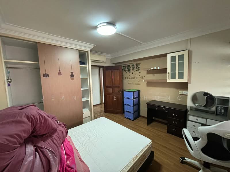 504 Choa Chu Kang Street 51 HDB Flat For Sale at S$ 550,000 | PropertyGuru Singapore - Bedroom