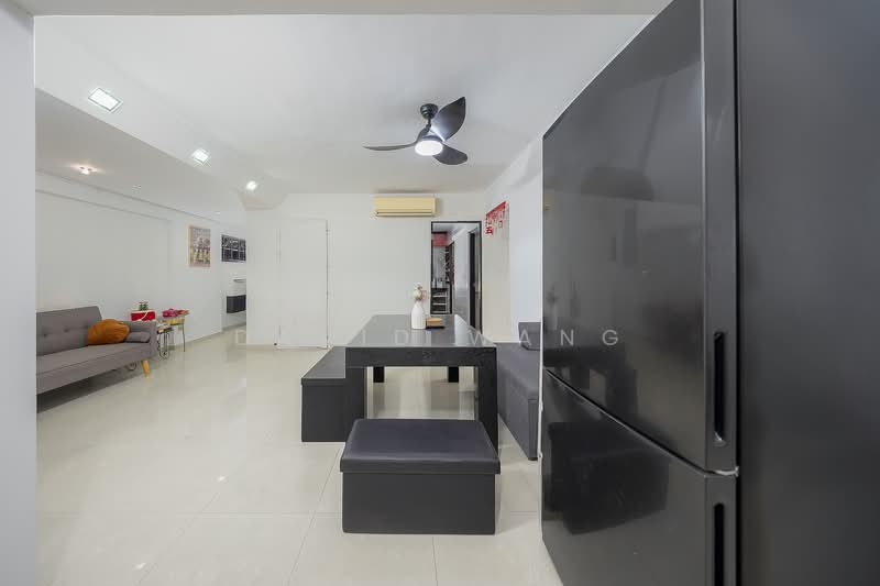298B Compassvale Street HDB Flat For Sale at S$ 750,000 | PropertyGuru Singapore - Living Room