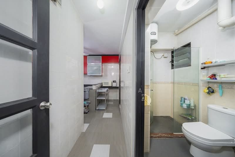 298B Compassvale Street HDB Flat For Sale at S$ 750,000 | PropertyGuru Singapore - Kitchen