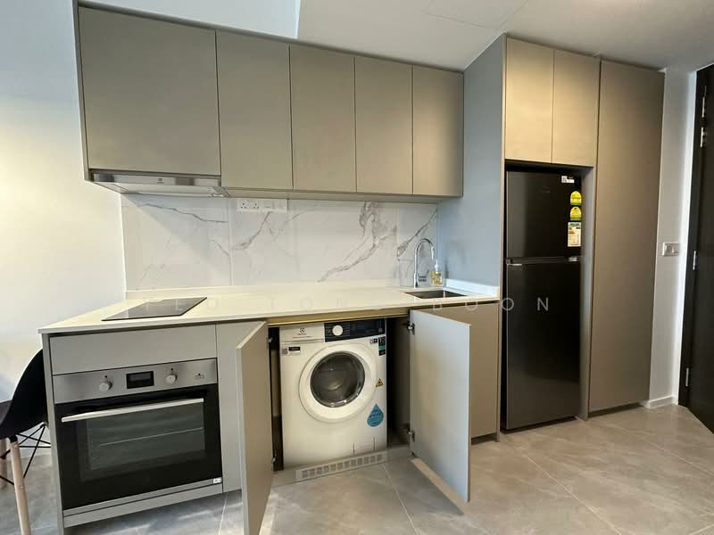 Clavon Condominium For Sale at S$ 1,180,000 | PropertyGuru Singapore - Kitchen