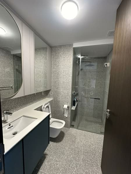 Clavon Condominium For Sale at S$ 1,180,000 | PropertyGuru Singapore - Bathroom