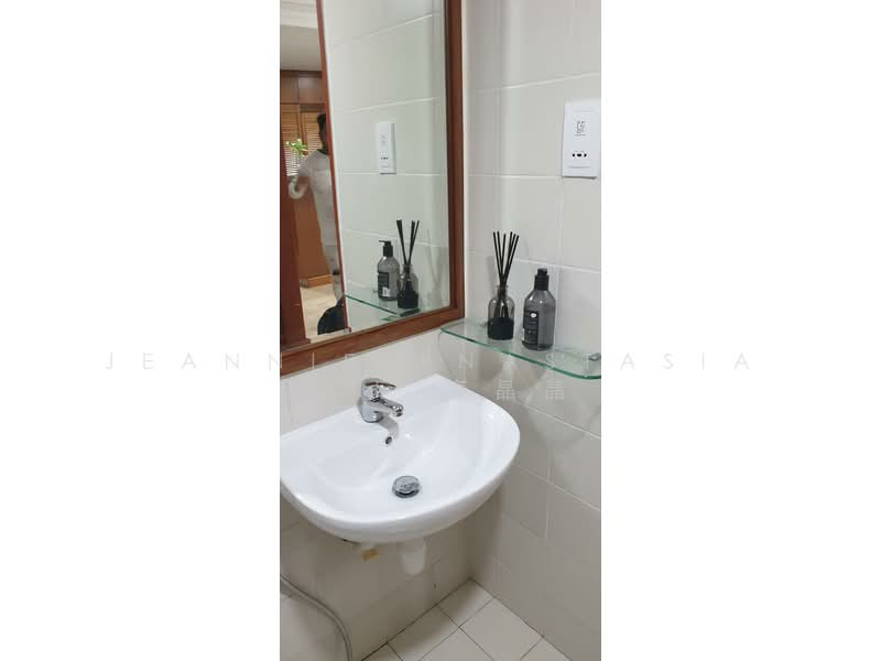 J C Draycott, 34 Draycott Drive, 2 Bedrooms, 796 sqft, Apartment For Rent, by Jeannie Anastasia Koe 高晶晶, 500100757 - Bathroom - PropertyGuru.com.sg