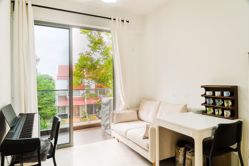 Laverne's Loft Condominium For Sale at S$ 748,000 | PropertyGuru Singapore - Living Room