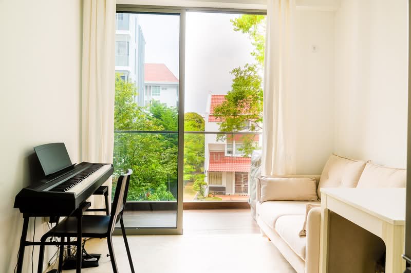 Laverne's Loft Condominium For Sale at S$ 748,000 | PropertyGuru Singapore - Living Room