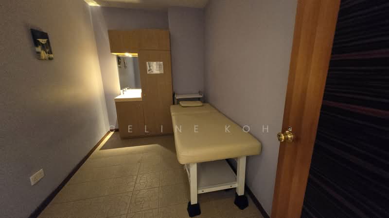 Fitted Renovated Beauty Spa Massage Wellness Somerset Winsland House I Shower Rooms, , 7,300 sqft, Mall Shop For Rent, by Celine Koh, 500100769 - Interior - CommercialGuru.com.sg