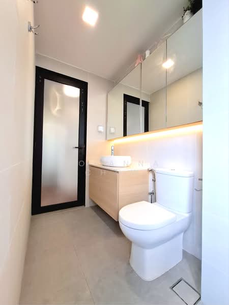 Kerrisdale Condominium For Sale at S$ 2,199,999 | PropertyGuru Singapore - Bathroom