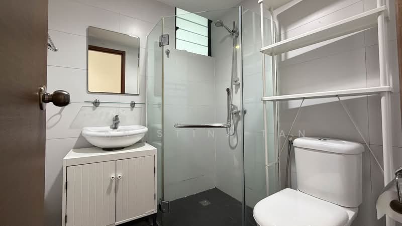 Pinevale, 6 Tampines Street 73, 3 Bedrooms, 1,388 sqft, Condominium For Sale, by Christina Tan, 500100780 - Bathroom - PropertyGuru.com.sg