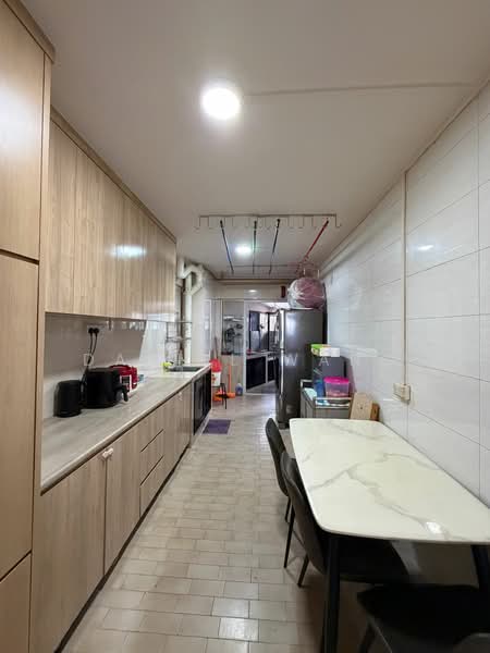 540 Jurong West Avenue 1 HDB Flat For Sale at S$ 499,999 | PropertyGuru Singapore - Kitchen