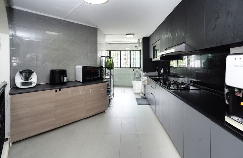 531 Jurong West Street 52 HDB Flat For Sale at S$ 567,000 | PropertyGuru Singapore - Kitchen