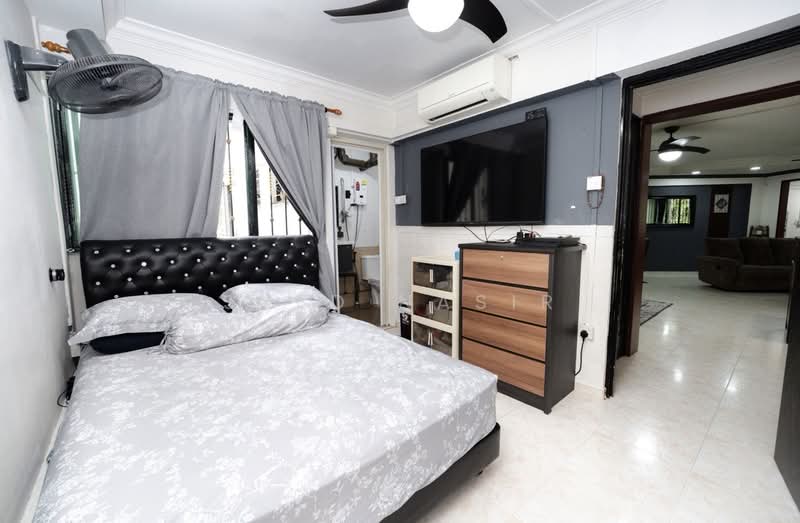 531 Jurong West Street 52 HDB Flat For Sale at S$ 567,000 | PropertyGuru Singapore - Bedroom