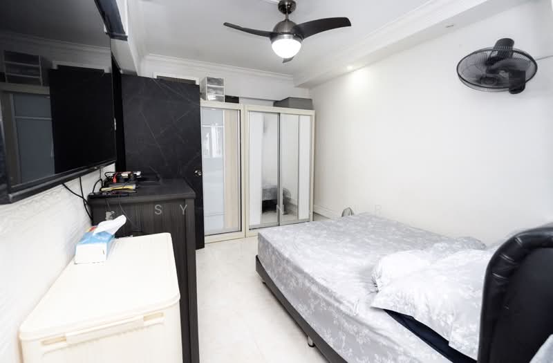 531 Jurong West Street 52 HDB Flat For Sale at S$ 567,000 | PropertyGuru Singapore - Bedroom