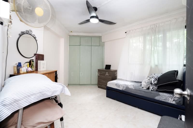531 Jurong West Street 52 HDB Flat For Sale at S$ 567,000 | PropertyGuru Singapore - Bedroom
