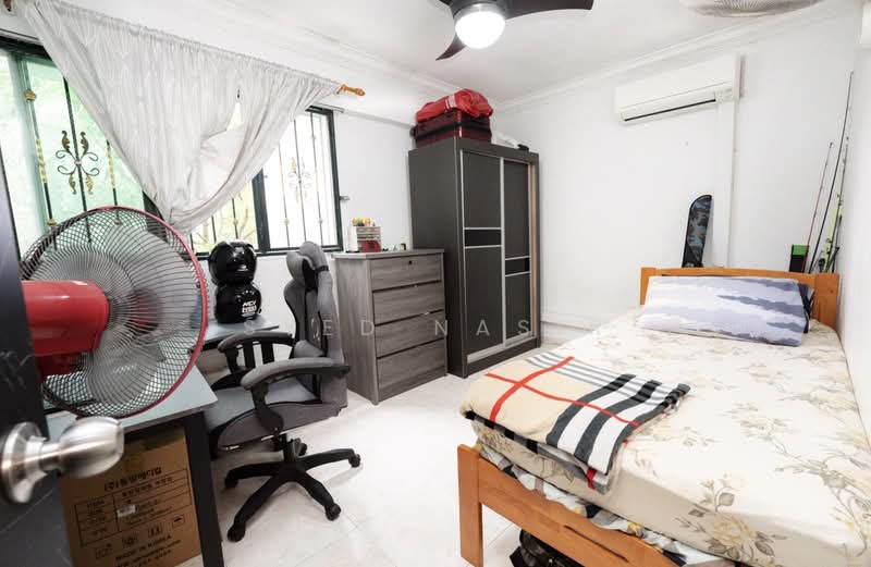 531 Jurong West Street 52 HDB Flat For Sale at S$ 567,000 | PropertyGuru Singapore - Bedroom