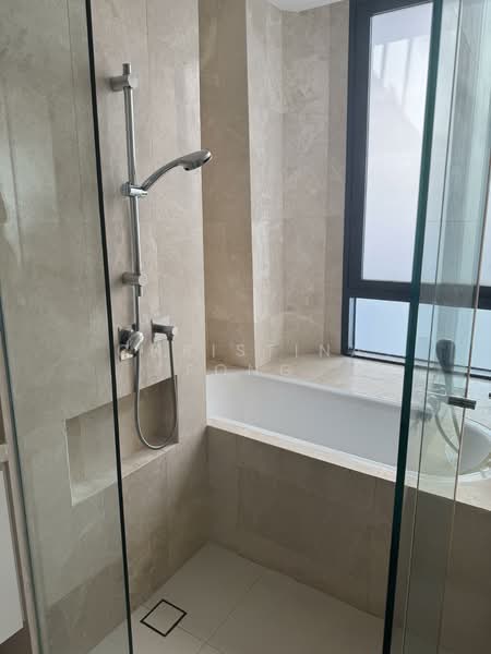 d'Leedon (Former Farrer Court), 3 Leedon Heights, 4 Bedrooms, 2,230 sqft, Condominium For Sale, by Christina Fong, 500100814 - Bathroom - PropertyGuru.com.sg