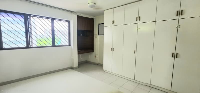 405 Sin Ming Avenue HDB Flat For Sale at S$ 895,000 | PropertyGuru Singapore - Bedroom