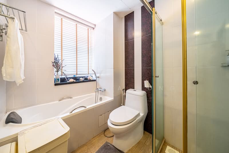D’Manor Terraced House For Sale at S$ 3,380,000 | PropertyGuru Singapore - Bathroom