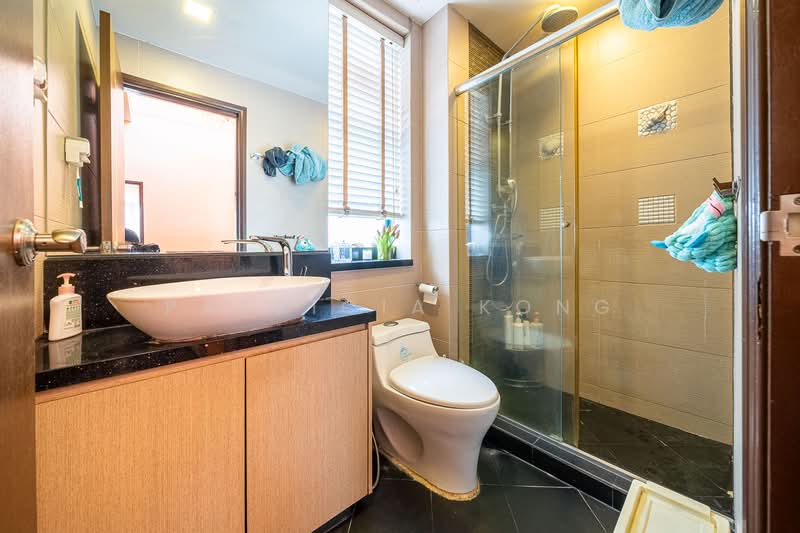 D’Manor Terraced House For Sale at S$ 3,380,000 | PropertyGuru Singapore - Bathroom