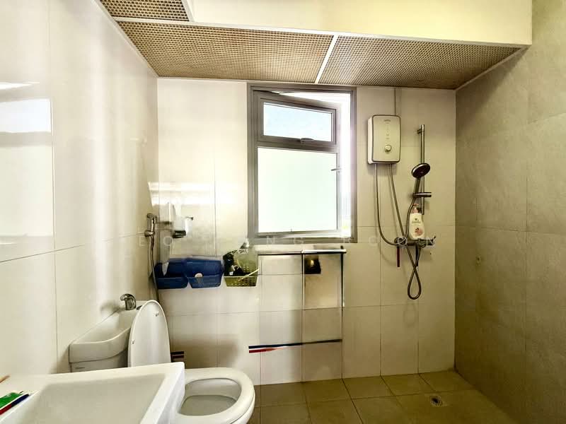613A Tampines North Drive 1 HDB Flat For Sale at S$ 780,000 | PropertyGuru Singapore - Bathroom