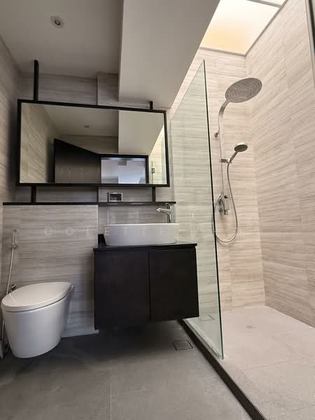 Crystal Court, 456 River Valley Road, 4 Bedrooms, 2,605 sqft, Apartment For Rent, by Colette Khoo, 500100872 - Ensuite bathroom (Bedroom 2) - PropertyGuru.com.sg