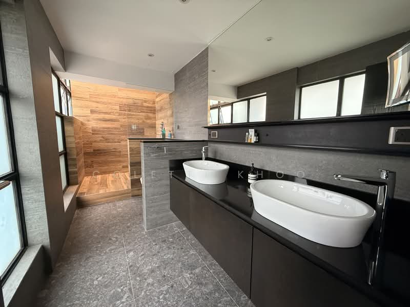 Crystal Court, 456 River Valley Road, 4 Bedrooms, 2,605 sqft, Apartment For Rent, by Colette Khoo, 500100872 - Master ensuite Bathroom - PropertyGuru.com.sg