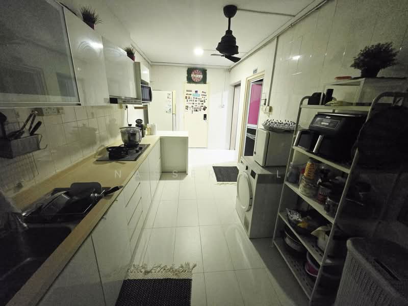 188A Rivervale Drive HDB Flat For Sale at S$ 680,000 | PropertyGuru Singapore - Kitchen