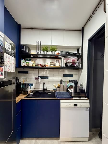 91 Dawson Road HDB Flat For Sale at S$ 1,318,000 | PropertyGuru Singapore - Kitchen