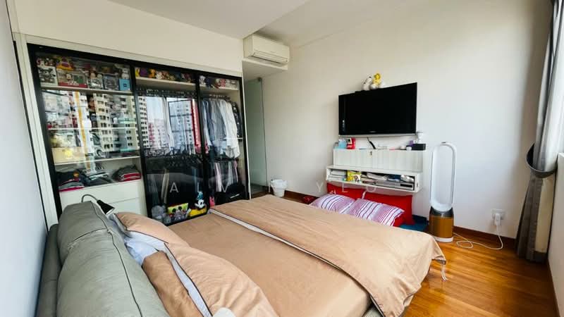 Central Green Condominium For Sale at S$ 1,800,000 | PropertyGuru Singapore - Bedroom