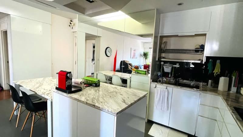 Central Green Condominium For Sale at S$ 1,800,000 | PropertyGuru Singapore - Kitchen