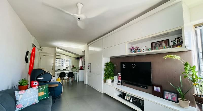Central Green Condominium For Sale at S$ 1,800,000 | PropertyGuru Singapore - Living Room