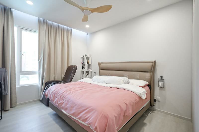 Edelweiss Park Condo Condominium For Sale at S$ 2,580,000 | PropertyGuru Singapore - Bedroom