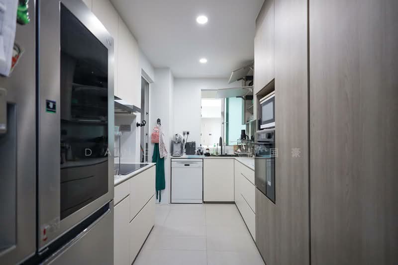 Edelweiss Park Condo Condominium For Sale at S$ 2,580,000 | PropertyGuru Singapore - Kitchen