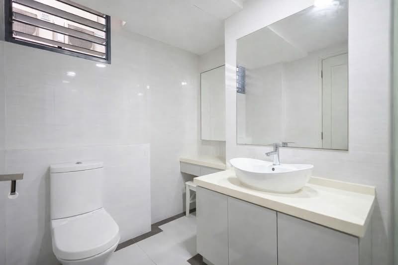 East Meadows Condominium For Sale at S$ 2,050,000 | PropertyGuru Singapore - Bathroom