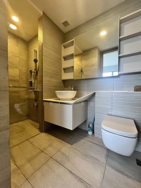 High Park Residences, 27 Fernvale Road, 2 Bedrooms, 667 sqft, Condominium For Rent, by ViKi Yang, 500100922 - Bathroom - PropertyGuru.com.sg