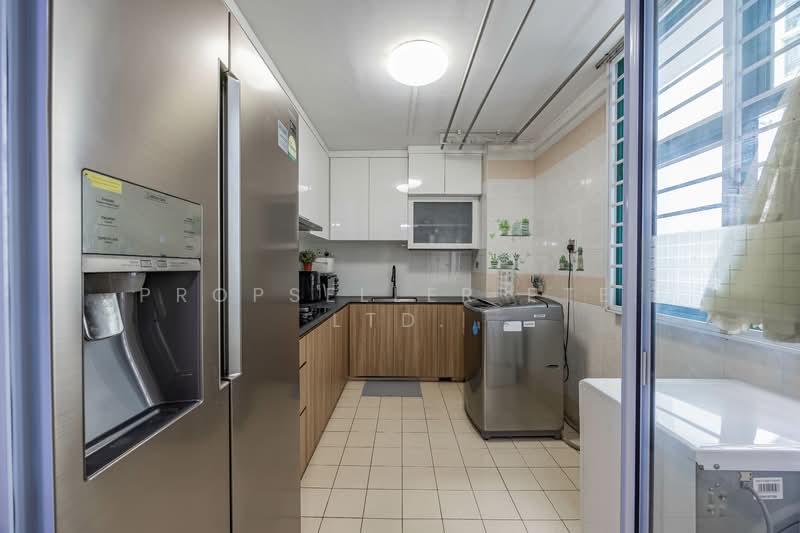 689F Woodlands Drive 75, 689F Woodlands Drive 75, 3 Bedrooms, 1,195 sqft, HDB Flat For Sale, by ADNIX LIU, 500100923 - Kitchen - PropertyGuru.com.sg