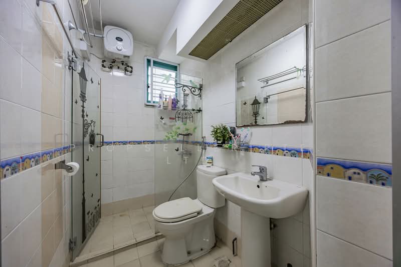 689F Woodlands Drive 75, 689F Woodlands Drive 75, 3 Bedrooms, 1,195 sqft, HDB Flat For Sale, by ADNIX LIU, 500100923 - Bathroom - PropertyGuru.com.sg