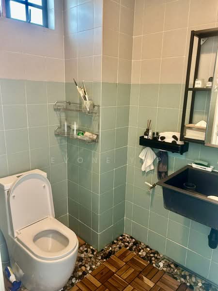 Shophouse along Joo Chiat Road near carpark, Joo Chiat Road, 950 sqft, Shop / Shophouse For Rent, by Evone Yap, 500100924 - Bathroom - CommercialGuru.com.sg