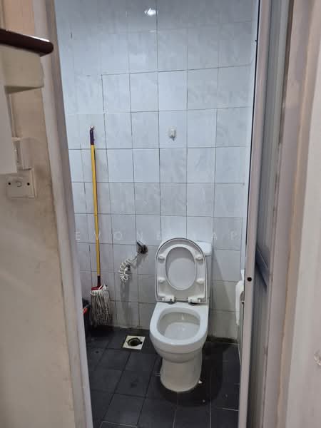 Shophouse along Joo Chiat Road near carpark, Joo Chiat Road, 950 sqft, Shop / Shophouse For Rent, by Evone Yap, 500100924 - Bathroom - CommercialGuru.com.sg