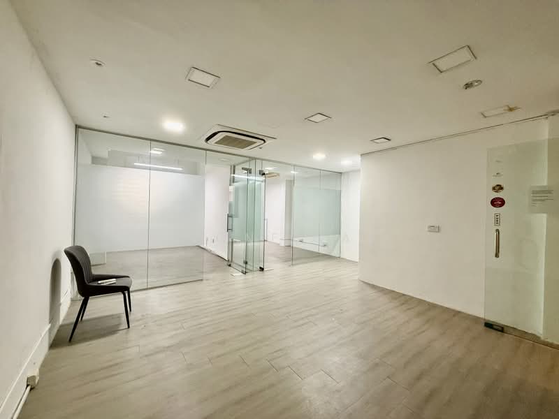 Shophouse along Joo Chiat Road near carpark, Joo Chiat Road, 950 sqft, Shop / Shophouse For Rent, by Evone Yap, 500100924 - Interior - CommercialGuru.com.sg