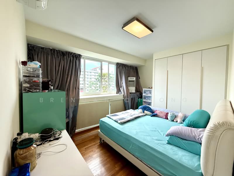 The Esparis Condominium For Sale at S$ 1,450,000 | PropertyGuru Singapore - Bedroom