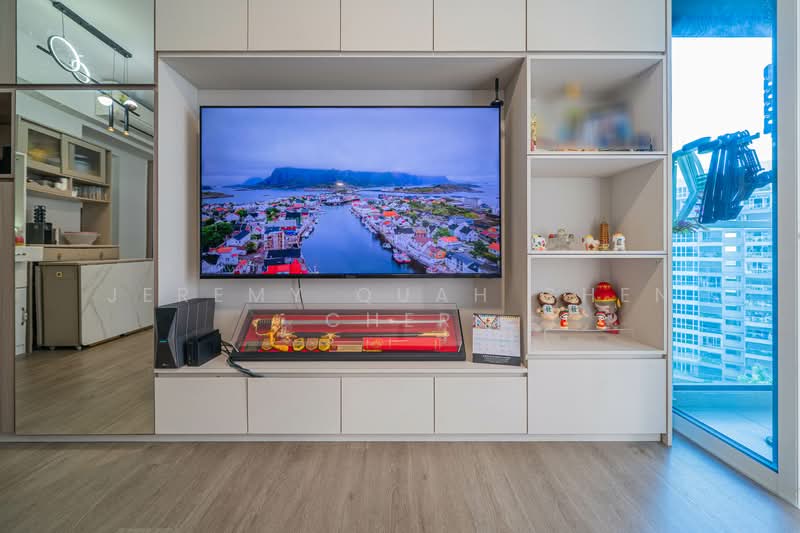 The Tampines Trilliant, 25 Tampines Central 7, 3 Bedrooms, 872 sqft, Executive Condominium For Sale, by Jeremy Quah Chen Cher, 500100941 - Living Room - PropertyGuru.com.sg