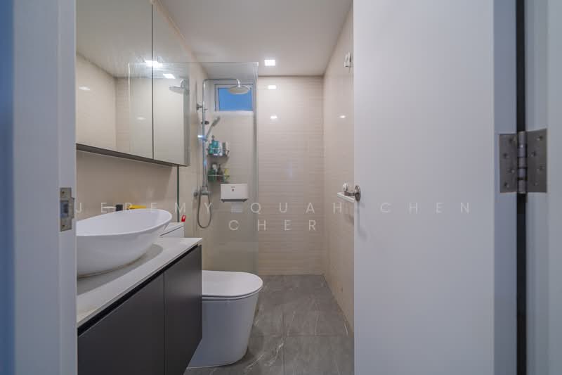 The Tampines Trilliant, 25 Tampines Central 7, 3 Bedrooms, 872 sqft, Executive Condominium For Sale, by Jeremy Quah Chen Cher, 500100941 - Bathroom - PropertyGuru.com.sg
