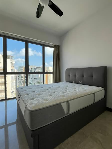 Seastrand Condominium For Sale at S$ 820,000 | PropertyGuru Singapore - Bedroom