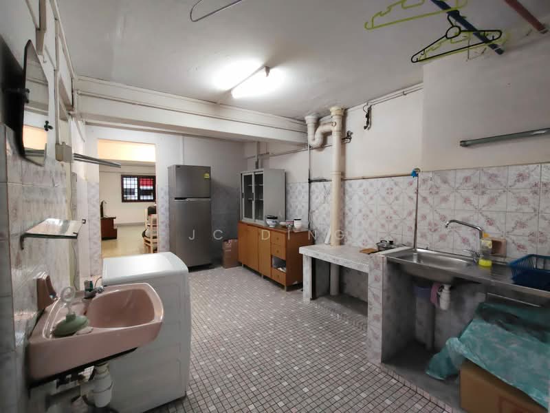 12 Holland Avenue, 12 Holland Avenue, 2 Bedrooms, 786 sqft, HDB Flat For Sale, by JC Ding, 500100960 - Kitchen - PropertyGuru.com.sg