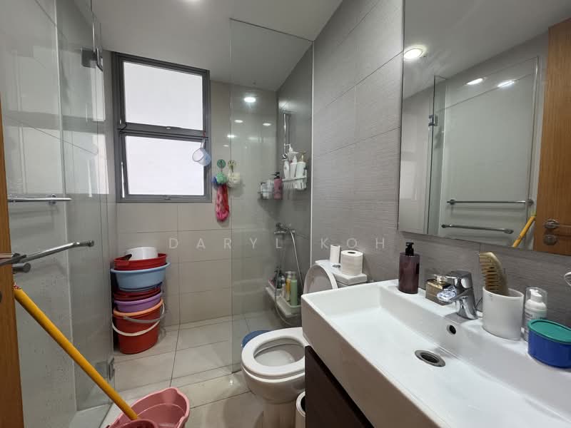 Prive, 35 Punggol Field, 3 Bedrooms, 1,098 sqft, Executive Condominium For Sale, by Daryl Koh, 500100964 - Bathroom - PropertyGuru.com.sg