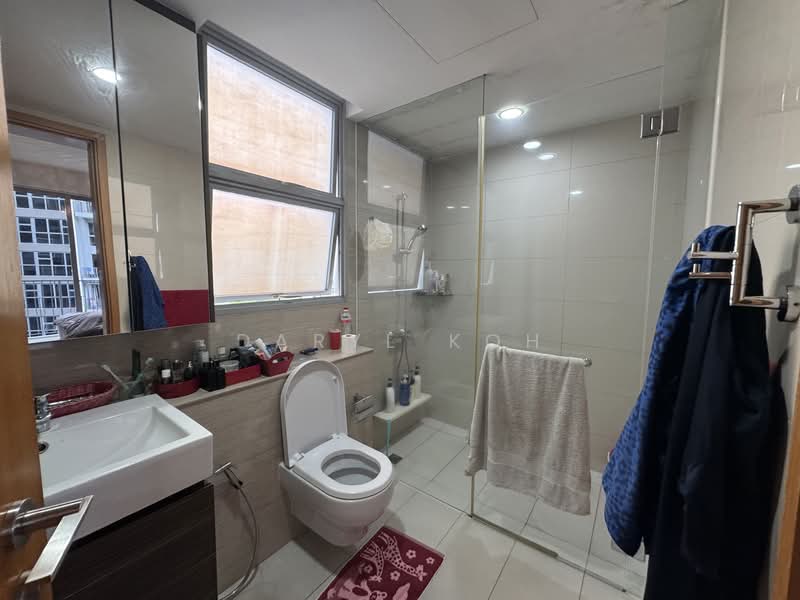 Prive, 35 Punggol Field, 3 Bedrooms, 1,098 sqft, Executive Condominium For Sale, by Daryl Koh, 500100964 - Bathroom - PropertyGuru.com.sg