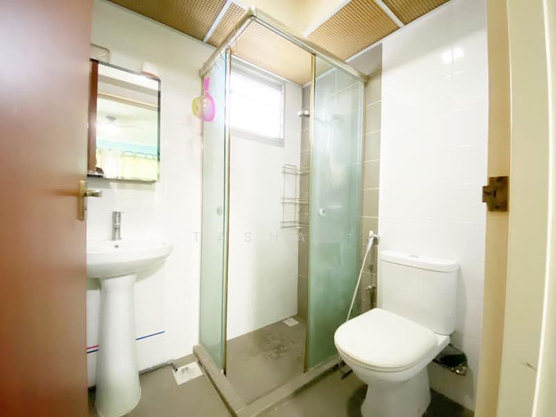 216B Boon Lay Avenue HDB Flat For Sale at S$ 508,888 | PropertyGuru Singapore - Bathroom