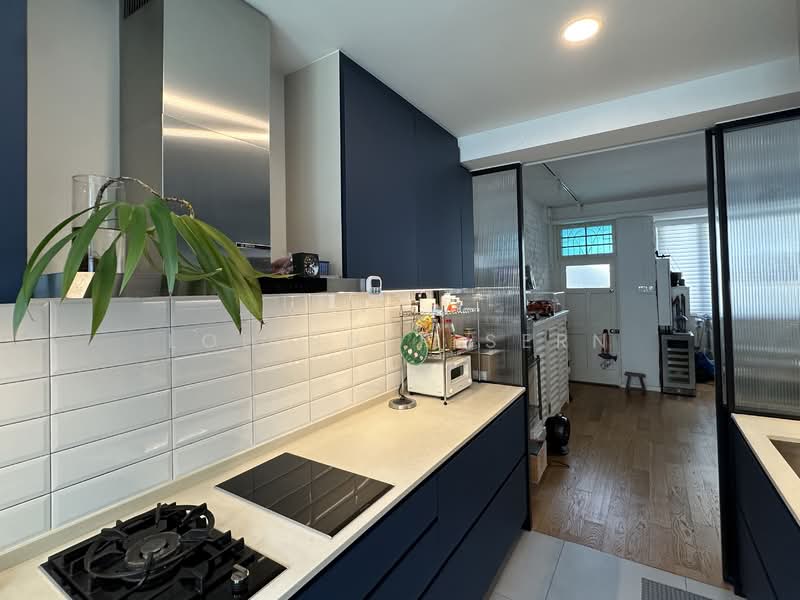 46 Seng Poh Road HDB Flat For Sale at S$ 918,000 | PropertyGuru Singapore - Kitchen